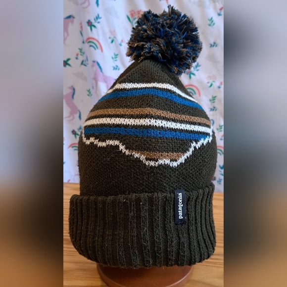 EUC Patagonia Brown Hiking Outdoor Boho Warm Winter Beanie Hat Cap w/ PomPom - Picture 1 of 5
